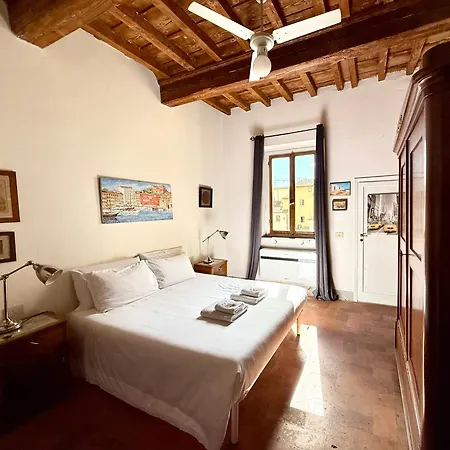 Lovely In The Heart Of Firenze